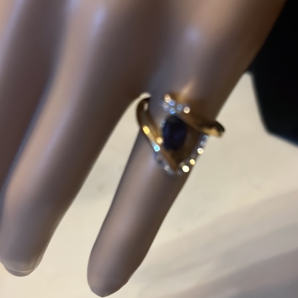 Sapphire Fashion Ring nice to add to collection . Looks fabulous on.. - Picture 2 of 4